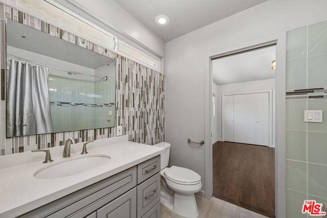 6616 Wooster Avenue, Los Angeles CA: https://media.crmls.org/mediaz/c642dbfe-8a5e-458a-bd19-c900e630fa0b.jpg