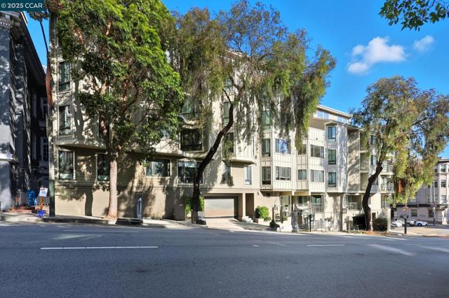 1700 Gough St, San Francisco CA: https://media.crmls.org/mediaz/c643c5cd-0368-4e74-a278-0714b6ea4025.jpg