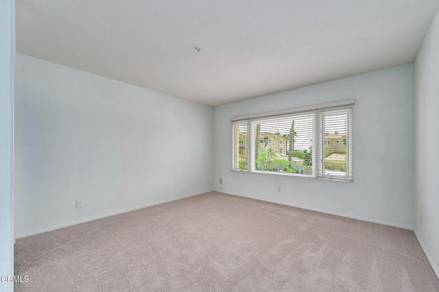 4229 Harbour Island Lane, Oxnard CA: https://media.crmls.org/mediaz/c6440f01-75f3-4cfc-81ca-ede277fee58e.jpg