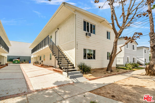 1826 12th Street, Manhattan Beach, California 90266, ,Residential Income,Sold,12th,22186597