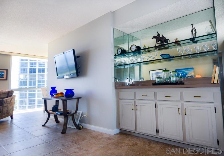 MLS #250031450SD img 2