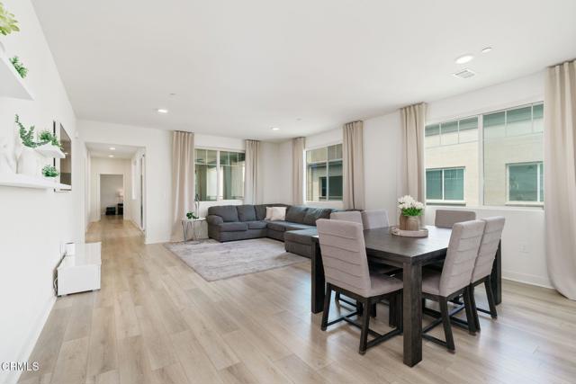 Detail Gallery Image 11 of 31 For 2850 Wagon Wheel Rd #402,  Oxnard,  CA 93036 - 3 Beds | 2/1 Baths