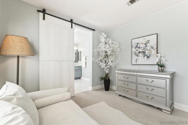 11225 Corte Isabelino, San Diego CA: https://media.crmls.org/mediaz/c64735af-784c-4d24-88be-3cf4e56f0eb4.jpg
