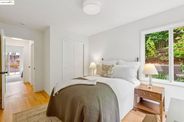 2250 Bywood Dr, Oakland CA: https://media.crmls.org/mediaz/c6475f68-ba94-447d-822a-9dc3c4327052.jpg