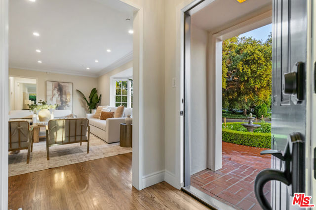 841 San Simeon Road, Arcadia CA: https://media.crmls.org/mediaz/c647e869-373f-4360-9b4b-89e2efa1671c.jpg