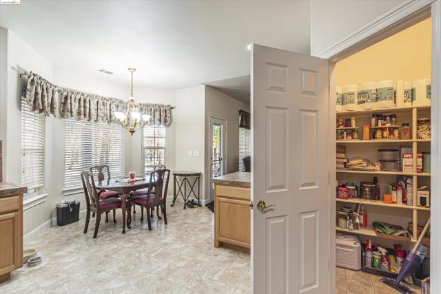 Image 11 of 40 For 8585 Whispering Oaks Rd
