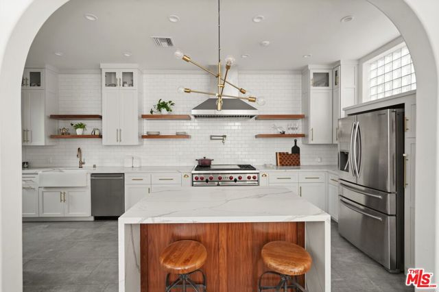 3418 Dorothy Road, Topanga CA: https://media.crmls.org/mediaz/c64887ea-4736-4c2f-8bd2-b43cee7986ac.jpg