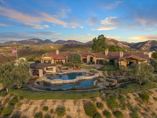 15707 Blue Crystal Trl, Poway CA: https://media.crmls.org/mediaz/c648ca48-a5ed-42b3-8e16-93a5fd225404.jpg