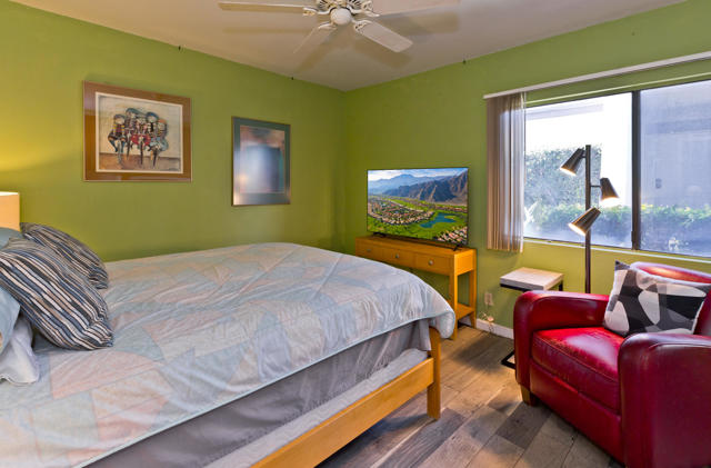 1291 Tiffany N Circle, Palm Springs CA: https://media.crmls.org/mediaz/c6491418-1d8f-4884-96da-681d301870cc.jpg
