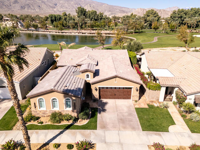60553 Juniper Lane, La Quinta CA: https://media.crmls.org/mediaz/c649835c-e934-4a21-86c0-1241baf290b9.jpg
