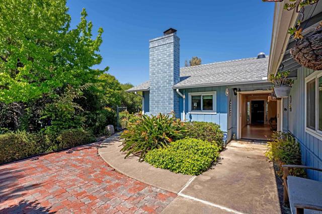 Detail Gallery Image 2 of 31 For 5221 Olive Hill Rd, Fallbrook,  CA 92028 - 7 Beds | 4 Baths