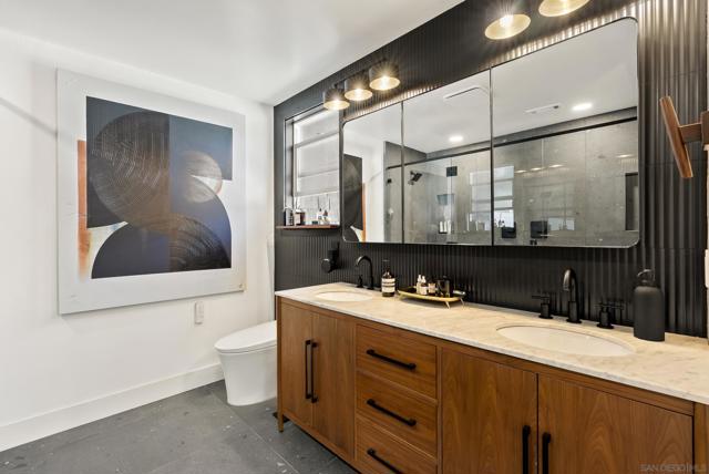 3860 Las Flores, Fallbrook CA: https://media.crmls.org/mediaz/c64a90b3-74db-4307-b161-28343f3b2294.jpg