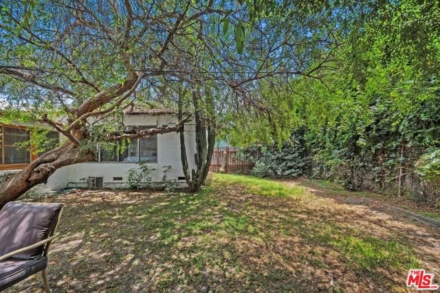 6022 Dauphin Street, Los Angeles CA: https://media.crmls.org/mediaz/c64addf2-0cfc-4bab-a13b-5e80701f64a3.jpg