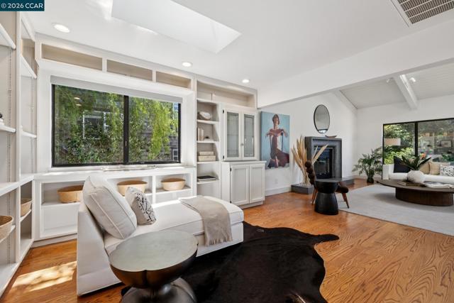 Image 15 of 49 For 1227 Alvarado Road