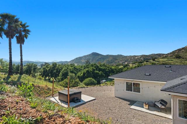 22916 Tombill Rd, Ramona CA: https://media.crmls.org/mediaz/c64b77a9-ff95-497d-a12f-9b75d7b35b91.jpg