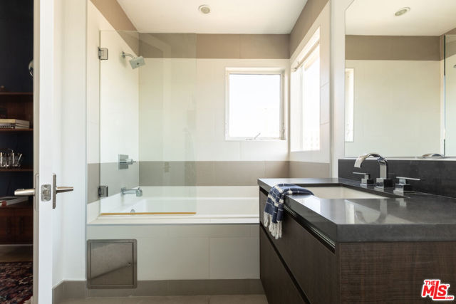 1201 N Las Palmas Avenue, Los Angeles CA: https://media.crmls.org/mediaz/c64b8c02-38a4-4be3-bf7b-3fa33e3aabe5.jpg