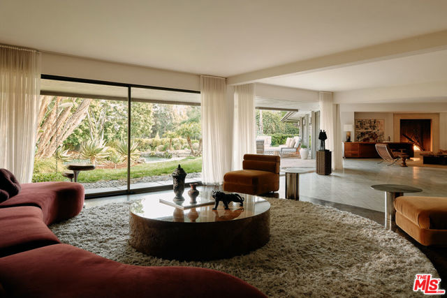 1117 N Beverly Drive, Beverly Hills CA: https://media.crmls.org/mediaz/c64c9c33-2fa7-4147-80c4-e2e9d5c6c5eb.jpg