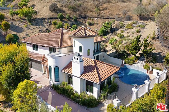 16581 Via Floresta, Pacific Palisades, CA 90272