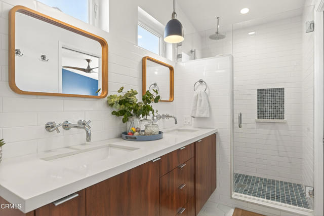 Detail Gallery Image 23 of 40 For 1040 Dover Ln, Ventura,  CA 93001 - 2 Beds | 2 Baths