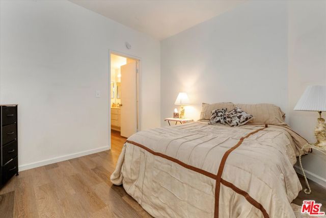 24125 Del Monte Drive, Valencia CA: https://media.crmls.org/mediaz/c64cf986-6701-46be-9a49-13c49312997e.jpg