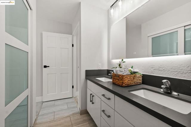 3459 Pinewood Dr, Hayward CA: https://media.crmls.org/mediaz/c64d12af-73aa-43fd-aa0a-b864452b2ad6.jpg