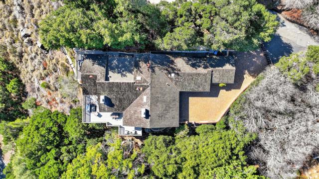 30 Bluebell Lane, Hillsborough CA: https://media.crmls.org/mediaz/c64dfbe6-65f8-4af4-b6ee-31d1f6e42784.jpg