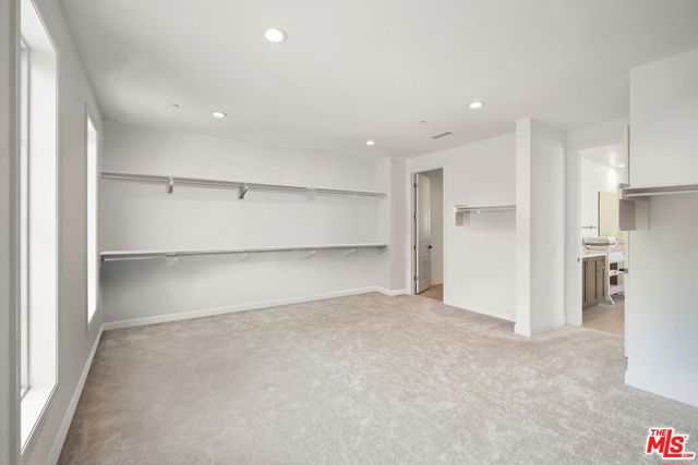 20244 W Albion Way, Porter Ranch CA: https://media.crmls.org/mediaz/c64e8b0e-01cc-42f7-8c41-43e138f60eb1.jpg