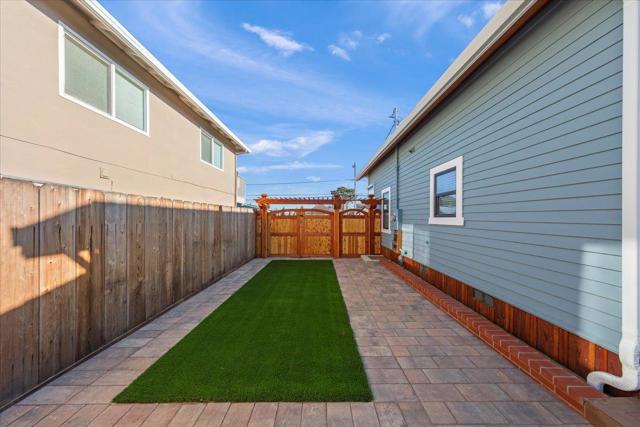 272 Clay Street, Monterey CA: https://media.crmls.org/mediaz/c64f1137-c6d0-4044-afe1-f610cd0e850c.jpg