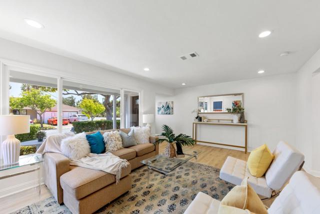 1032 Toyon Drive, Burlingame CA: https://media.crmls.org/mediaz/c64f91fc-e4c1-4f39-9add-100dc032a374.jpg