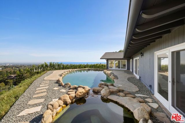 5 Bed Home for Sale in Pacific Palisades, California