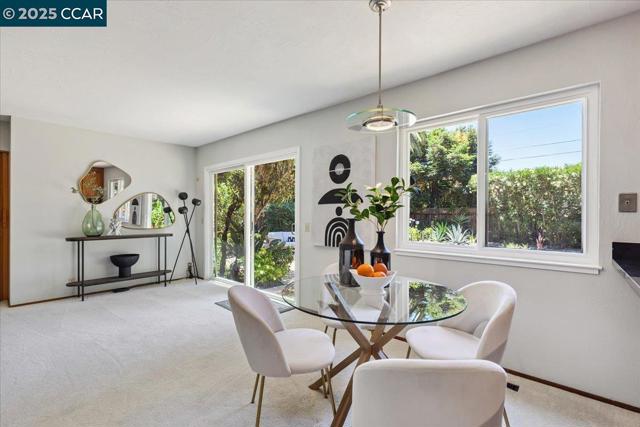1759 Crescent Dr, Walnut Creek CA: https://media.crmls.org/mediaz/c6511222-fb00-49aa-8d8e-735ed1fca270.jpg