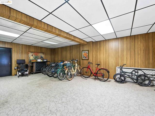 2106 Otis Dr, Alameda CA: https://media.crmls.org/mediaz/c651ea61-70fb-4868-98c0-1faf40685142.jpg