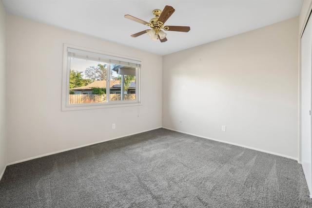 Detail Gallery Image 20 of 28 For 1227 Dolphin Cir, Vista,  CA 92084 - 4 Beds | 2 Baths