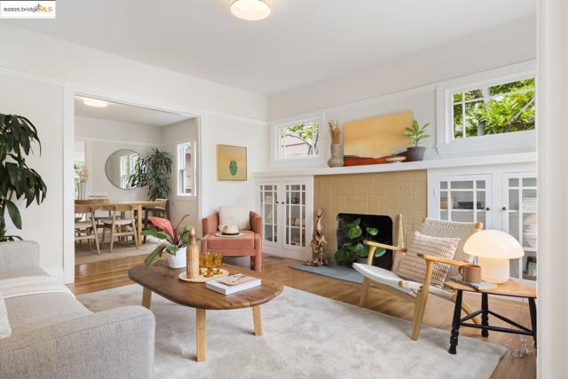 1814 Carleton ST, Berkeley CA: https://media.crmls.org/mediaz/c652fca6-1edf-429a-b775-c1e0095f5785.jpg