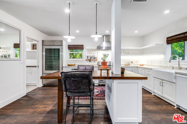 4838 Coldwater Canyon Avenue, Sherman Oaks CA: https://media.crmls.org/mediaz/c6531150-c0b2-4689-bbd7-a6080fbd045e.jpg