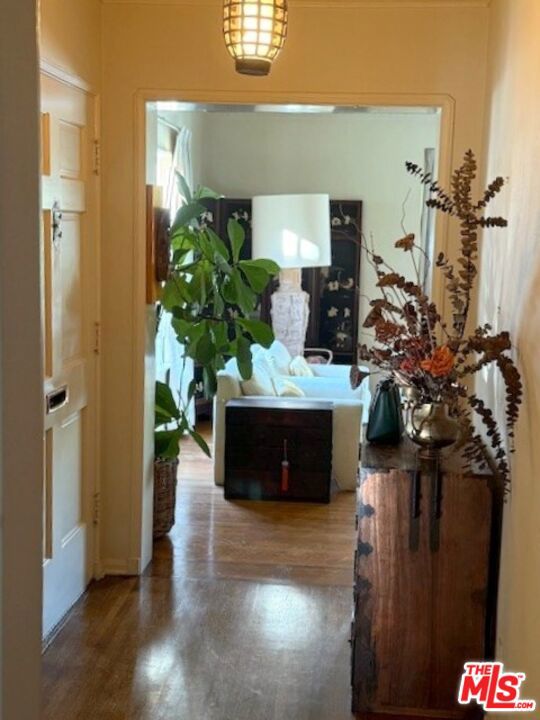 168 N Wetherly Drive, Beverly Hills CA: https://media.crmls.org/mediaz/c653e331-41af-4a60-a5d6-39d494b405c5.jpg