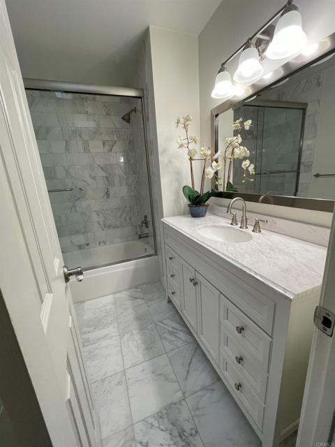 Detail Gallery Image 41 of 56 For 6860 Whitaker Ave, Lake Balboa,  CA 91406 - 3 Beds | 2 Baths