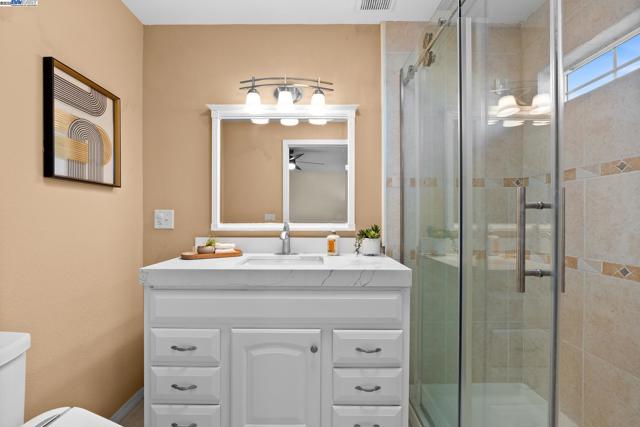 6176 Thomas Ave, Newark CA: https://media.crmls.org/mediaz/c6549833-0f3f-4362-87ca-cd8e78d543f3.jpg