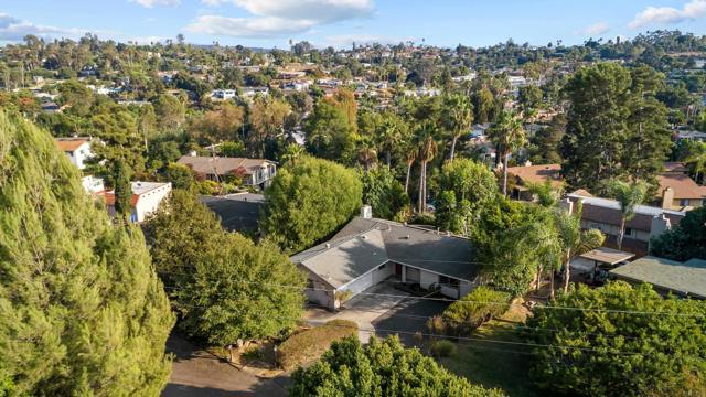 Detail Gallery Image 1 of 1 For 251 Beaumont Dr, Vista,  CA 92084 - 3 Beds | 2 Baths