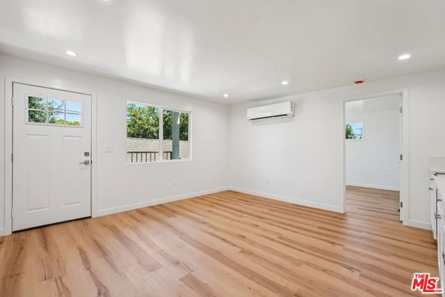2922 8th Avenue, Los Angeles CA: https://media.crmls.org/mediaz/c6553815-eee7-4f0d-a065-2199ac4ec44e.jpg