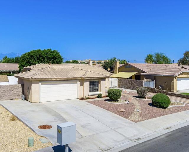 45405 Deerbrook Circle, La Quinta CA: https://media.crmls.org/mediaz/c6571b84-ae5d-452a-bdc1-f5218111d00c.jpg