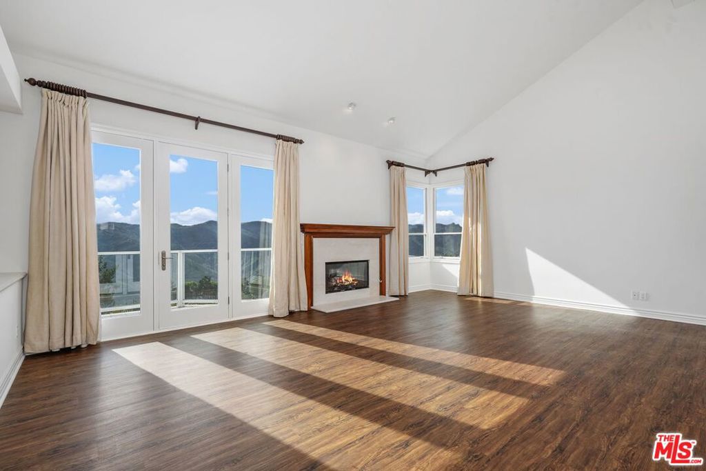 MLS #25618077 image #14