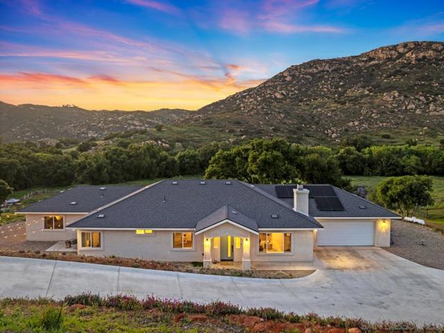 22916 Tombill Rd, Ramona CA: https://media.crmls.org/mediaz/c65762c5-b5a3-48f1-90c6-592956435e99.jpg