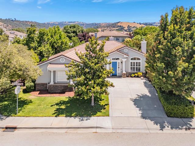 18400 Capistrano Way, Morgan Hill CA: https://media.crmls.org/mediaz/c6581309-f158-443c-a222-47a3b43ef4b6.jpg