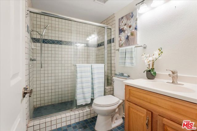 12084 London Grove Court, Moorpark CA: https://media.crmls.org/mediaz/c658cc6e-28db-4e60-87d3-c42df9c2b0d2.jpg