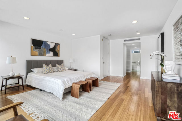 1220 N Orange Grove Avenue, West Hollywood CA: https://media.crmls.org/mediaz/c65a0b93-0d7f-46da-9e2c-b5f1de1925a3.jpg