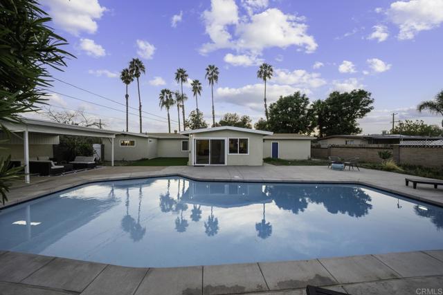 9903 Lindo Lake Place, Lakeside CA: https://media.crmls.org/mediaz/c65a444f-ed4a-4861-84cd-06b0433aba94.jpg