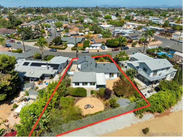 4179 Galt St, San Diego CA: https://media.crmls.org/mediaz/c65aadca-322e-420c-b359-60efd7a4d284.jpg