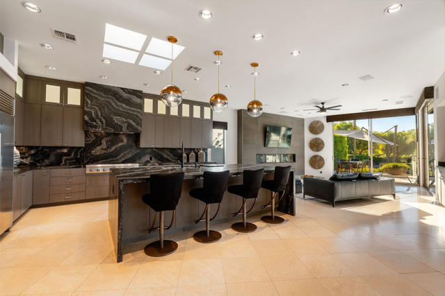 108 Waterford Circle, Rancho Mirage CA: https://media.crmls.org/mediaz/c65b28af-8b9e-401f-b8f2-4532e89aa881.jpg