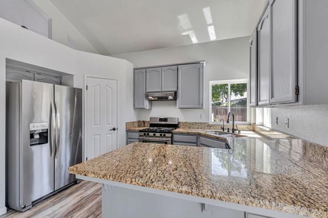 2191 Spruce Drive, Hollister CA: https://media.crmls.org/mediaz/c65bc855-62f0-4f2c-985e-3e7ed2cc0f51.jpg